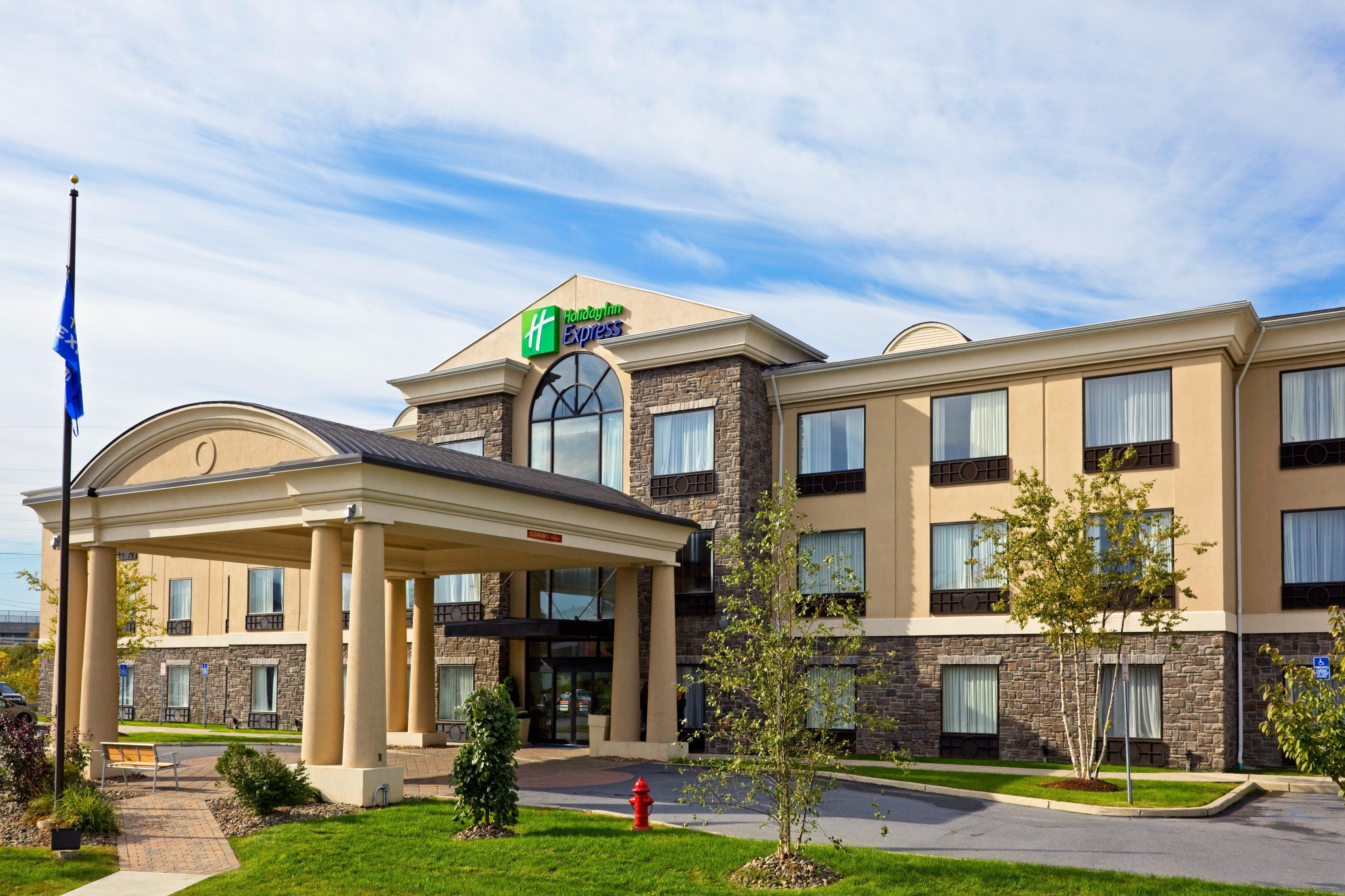 Holiday Inn Express Hotel & Suites Chester By Ihg Exterior foto
