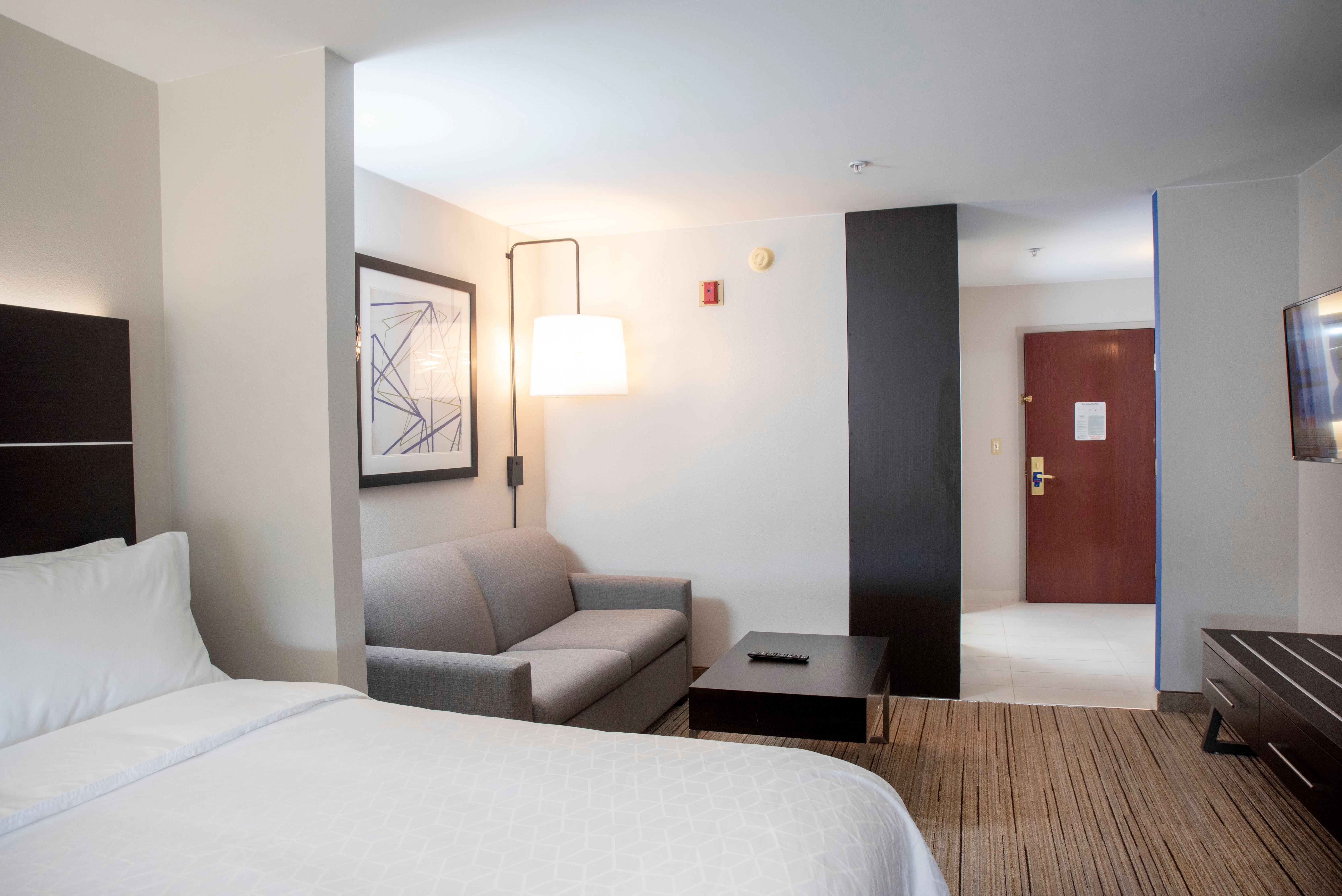 Holiday Inn Express Hotel & Suites Chester By Ihg Exterior foto